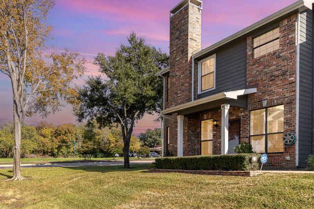 2800 Keller Springs Road 8C, Carrollton, TX 75006