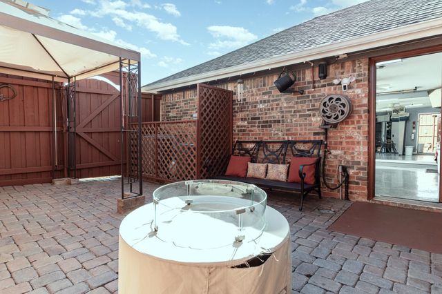 2800 Keller Springs Road 8C, Carrollton, TX 75006