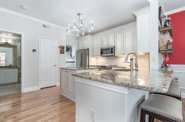 2800 Keller Springs Road 8C, Carrollton, TX 75006