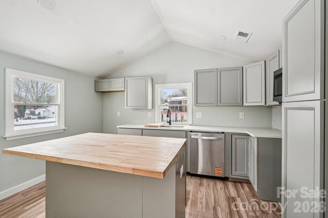 323 Honeycutt Drive SE, Concord, NC 28025