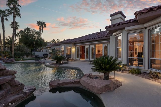 2204 Glenbrook Way, Las Vegas, NV 89117