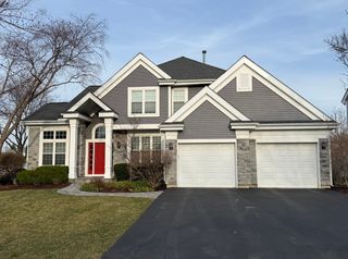 711 Foxmoor Lane, Lake Zurich, IL 60047