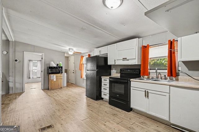 915 Steele Drive, Hampton, GA 30228
