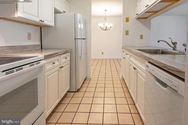 2408-A DURHAM CT, Mount Laurel, NJ 08054