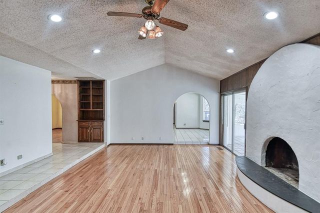 1609 E Post Oak Road, Norman, OK 73072