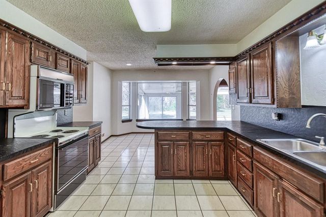 1609 E Post Oak Road, Norman, OK 73072