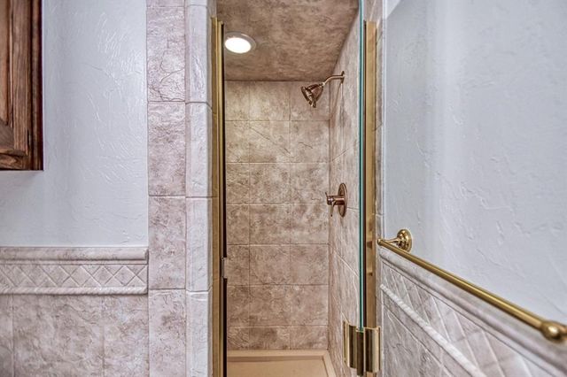 1609 E Post Oak Road, Norman, OK 73072