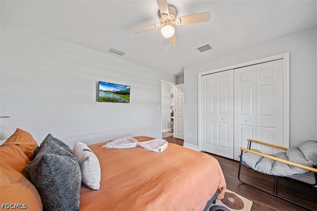 522 NE Van Loon LN, Cape Coral, FL 33909
