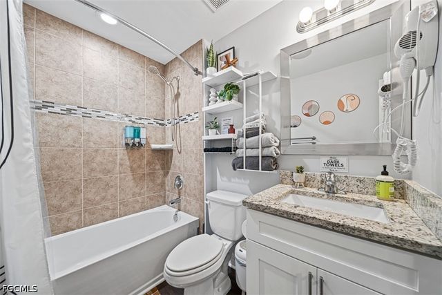 522 NE Van Loon LN, Cape Coral, FL 33909