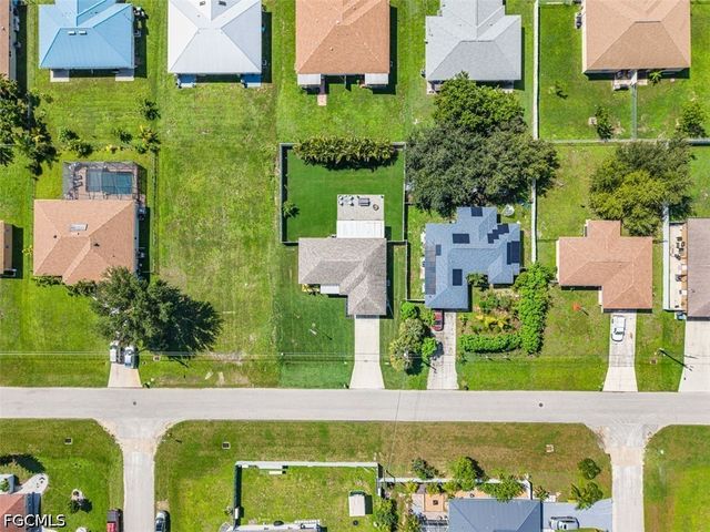 522 NE Van Loon LN, Cape Coral, FL 33909