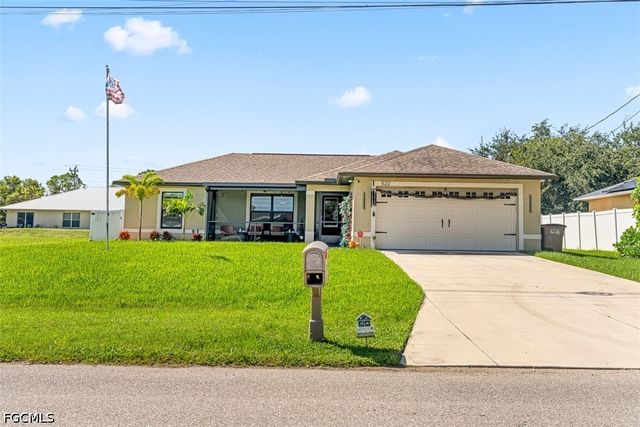 522 NE Van Loon LN, Cape Coral, FL 33909