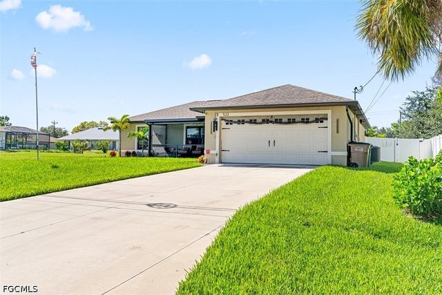 522 NE Van Loon LN, Cape Coral, FL 33909