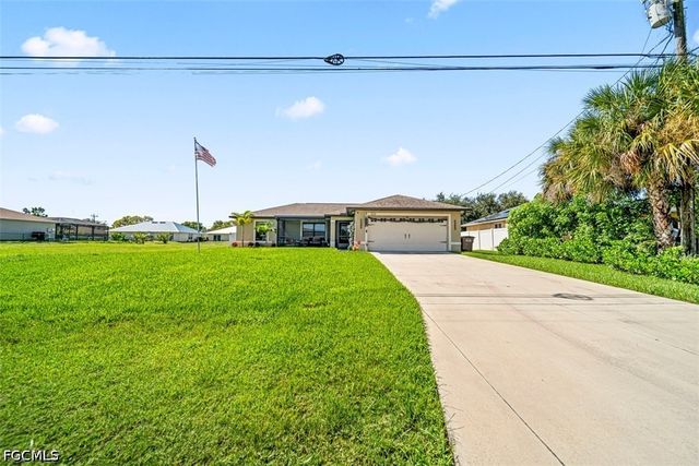 522 NE Van Loon LN, Cape Coral, FL 33909