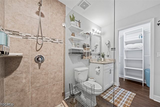 522 NE Van Loon LN, Cape Coral, FL 33909