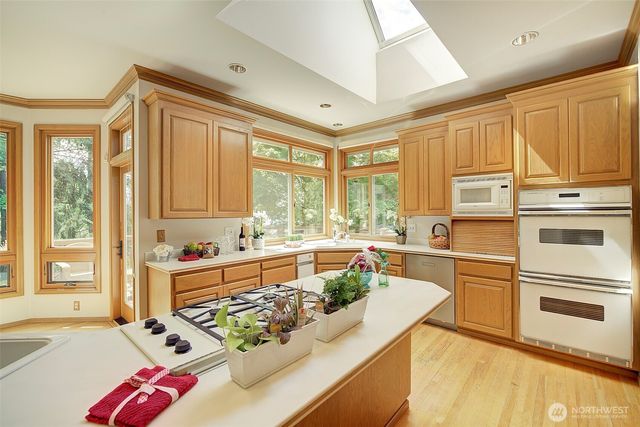2439 196th Avenue SE, Sammamish, WA 98075