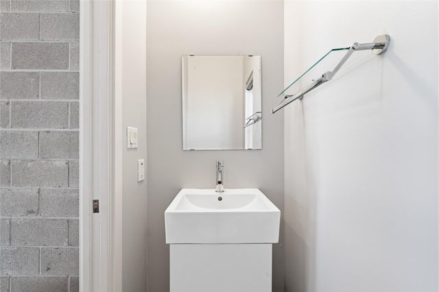 112 Byrne Street C, Houston, TX 77009