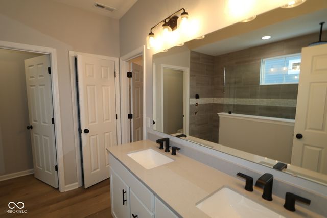 6363 Sailmaker Drive, Mccordsville, IN 46055