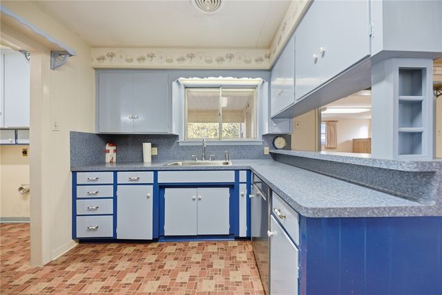 1006 Top Hill, Brenham, TX 77833