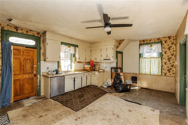 514 Reno Drive, Louisville, OH 44641