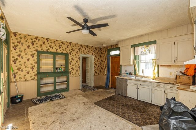 514 Reno Drive, Louisville, OH 44641