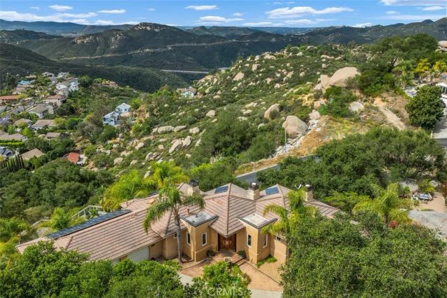 28521 Gladstone Court, Escondido, CA 92026