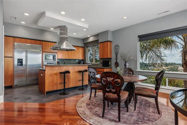28521 Gladstone Court, Escondido, CA 92026
