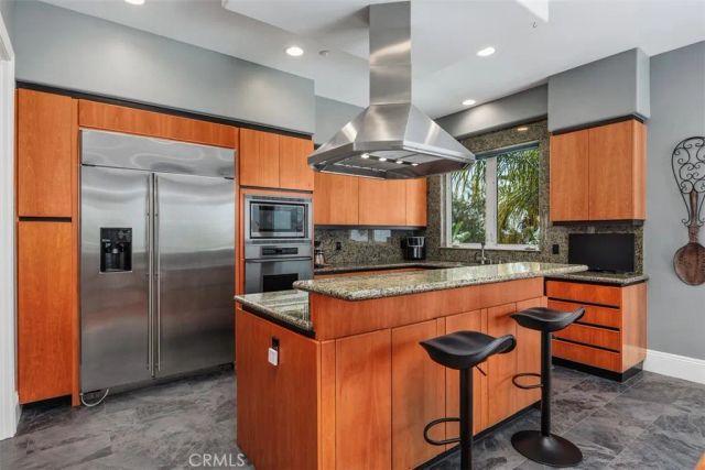 28521 Gladstone Court, Escondido, CA 92026