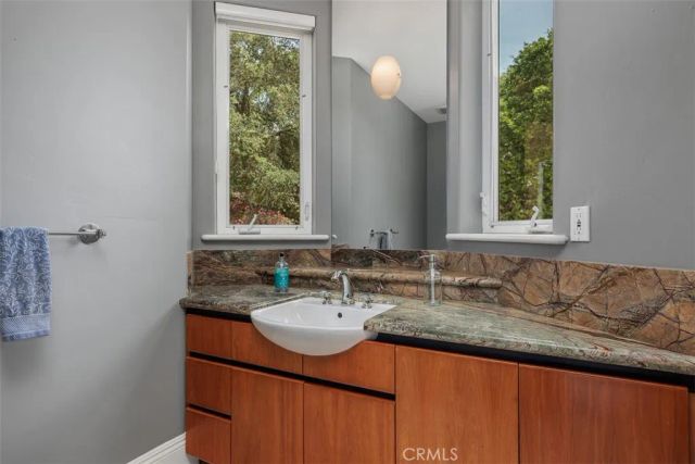 28521 Gladstone Court, Escondido, CA 92026