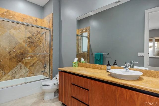 28521 Gladstone Court, Escondido, CA 92026