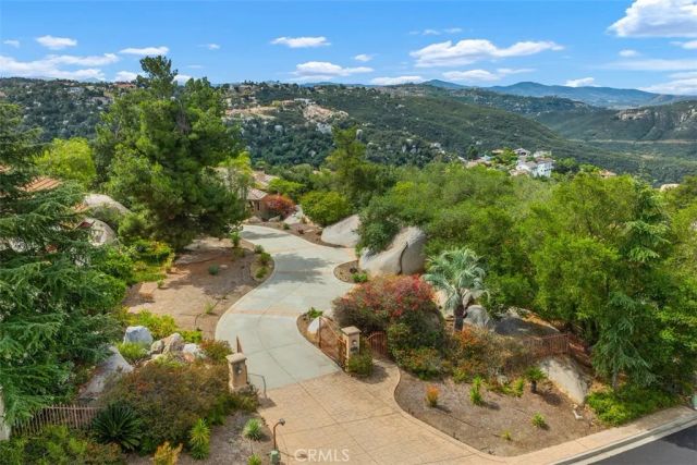 28521 Gladstone Court, Escondido, CA 92026