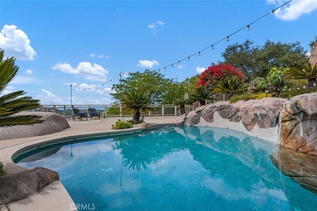 28521 Gladstone Court, Escondido, CA 92026
