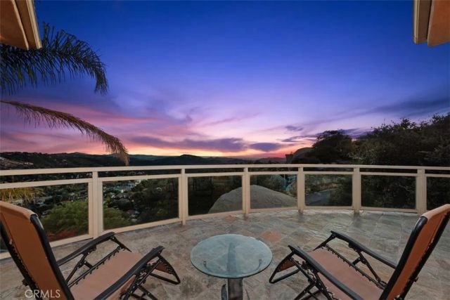 28521 Gladstone Court, Escondido, CA 92026