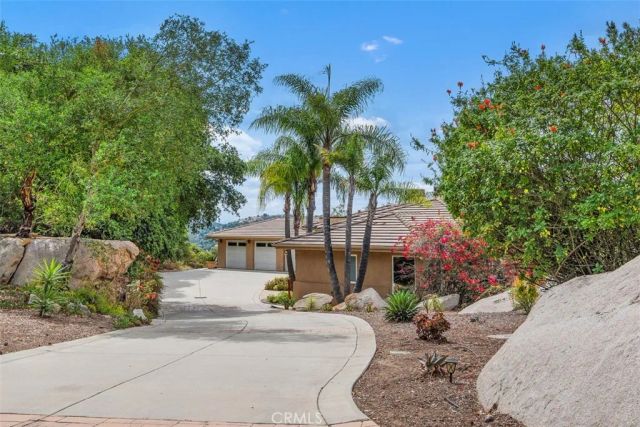 28521 Gladstone Court, Escondido, CA 92026