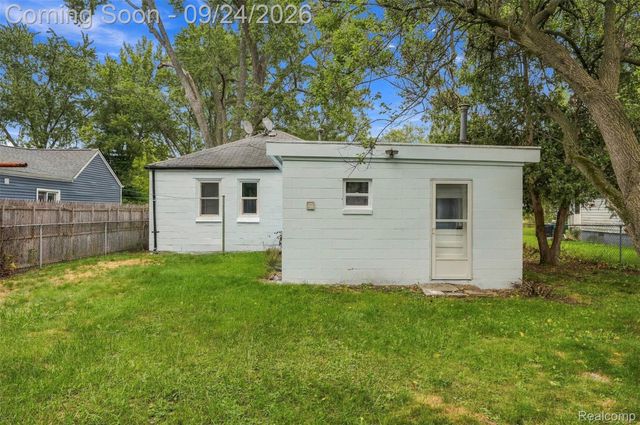 21631 Jacksonville Street, Farmington Hills, MI 48336