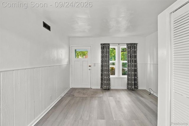 21631 Jacksonville Street, Farmington Hills, MI 48336