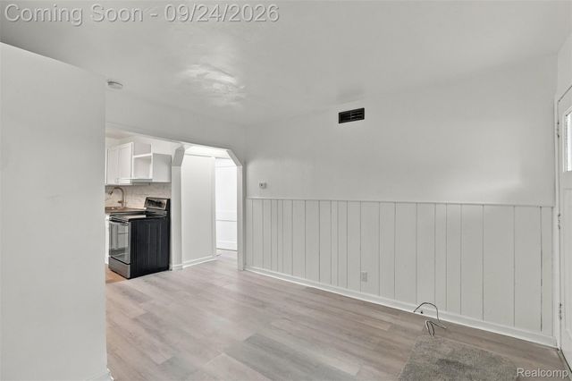 21631 Jacksonville Street, Farmington Hills, MI 48336