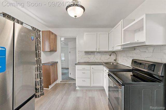 21631 Jacksonville Street, Farmington Hills, MI 48336