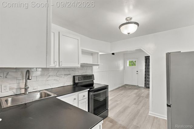 21631 Jacksonville Street, Farmington Hills, MI 48336