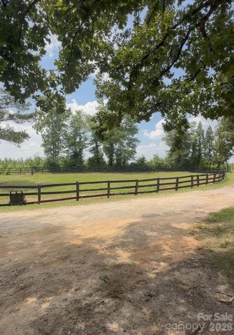 350 Vick Russell Lane, Columbus, NC 28722