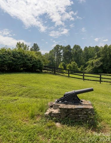 350 Vick Russell Lane, Columbus, NC 28722