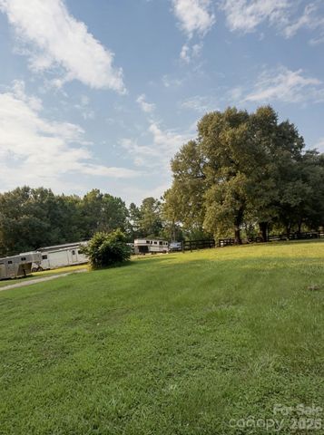350 Vick Russell Lane, Columbus, NC 28722