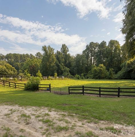 350 Vick Russell Lane, Columbus, NC 28722