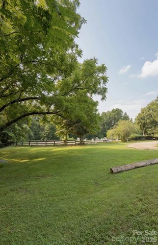 350 Vick Russell Lane, Columbus, NC 28722