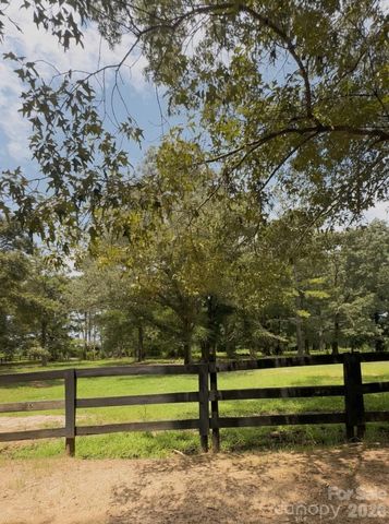 350 Vick Russell Lane, Columbus, NC 28722