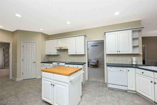 5216 East Boulevard NW, Canton, OH 44718