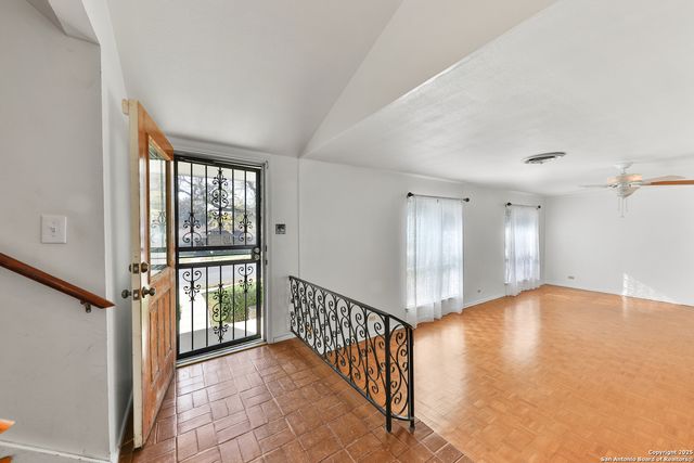 6223 Wigwam Dr, San Antonio, TX 78238