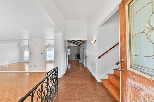 6223 Wigwam Dr, San Antonio, TX 78238