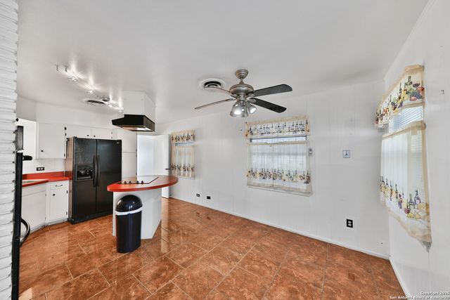 6223 Wigwam Dr, San Antonio, TX 78238