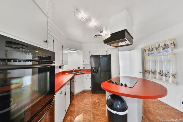 6223 Wigwam Dr, San Antonio, TX 78238