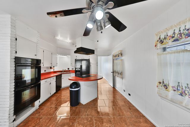 6223 Wigwam Dr, San Antonio, TX 78238